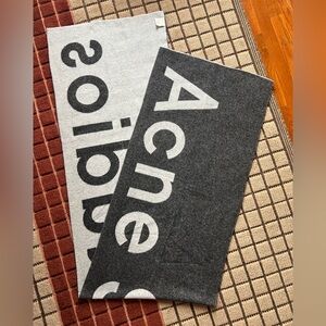 Acne Studios Toronty Logo Contrast Scarf